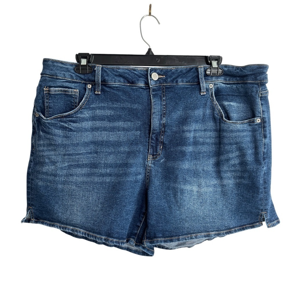 Terra & Sky Jean Shorts Medium Wash Plus Size 22W Stretch Denim Shorties Bootie